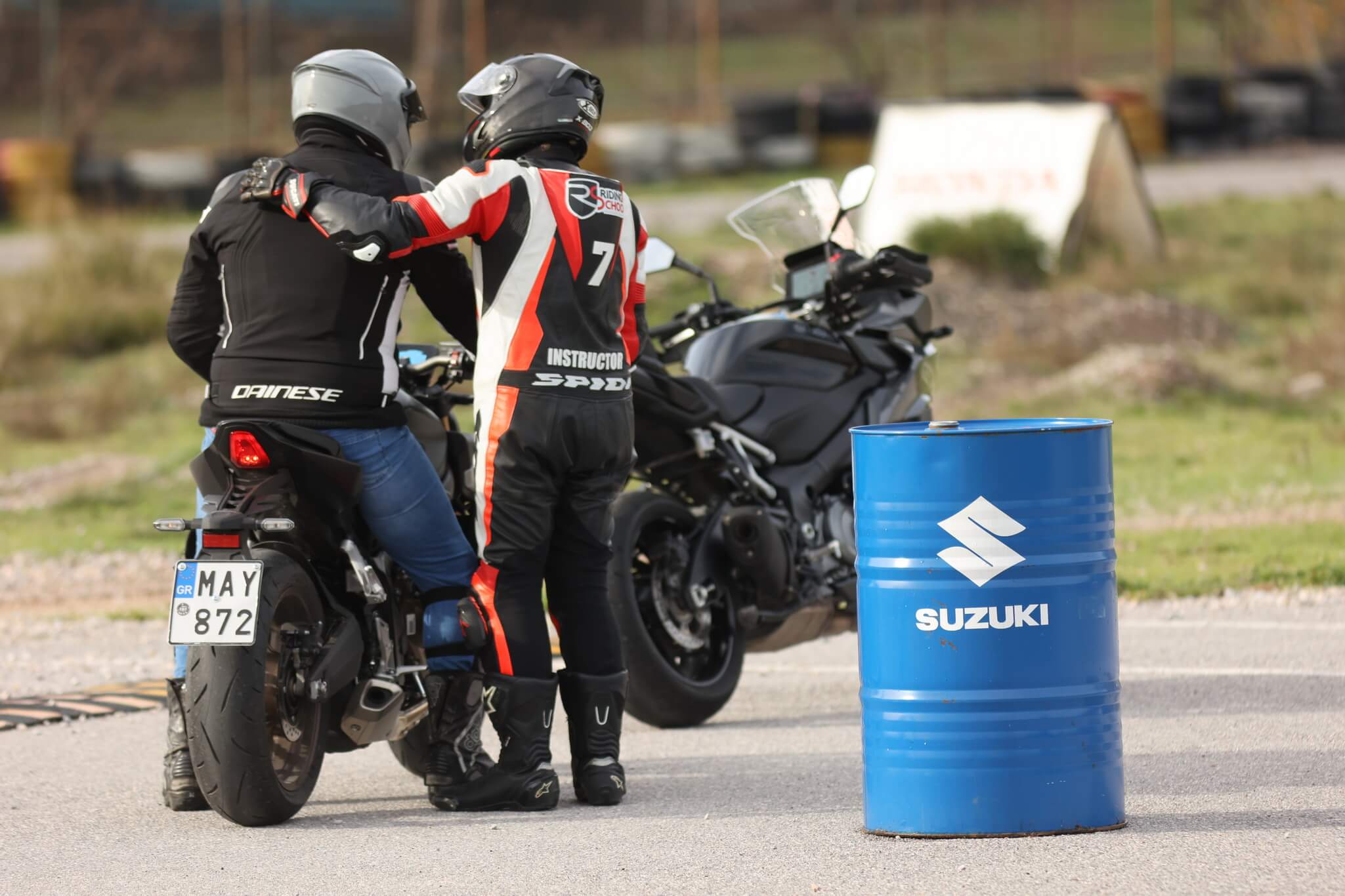 suzuki-moto-greece-1.JPG